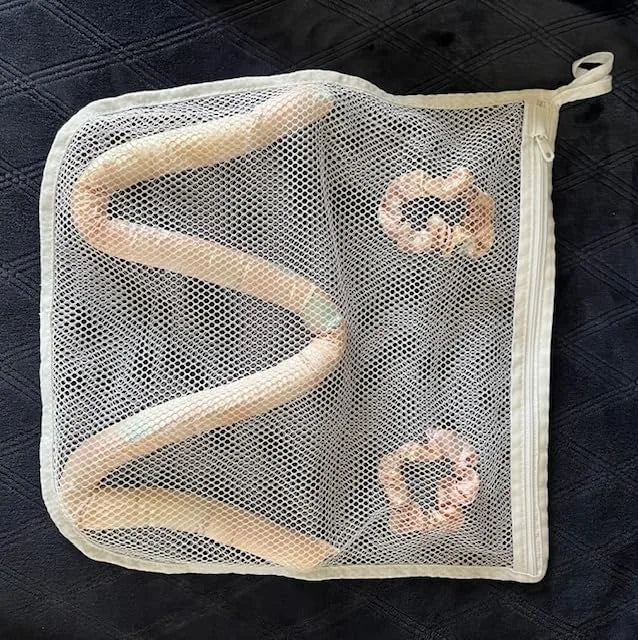 Customer photo of a heatless curling set in a mesh bag